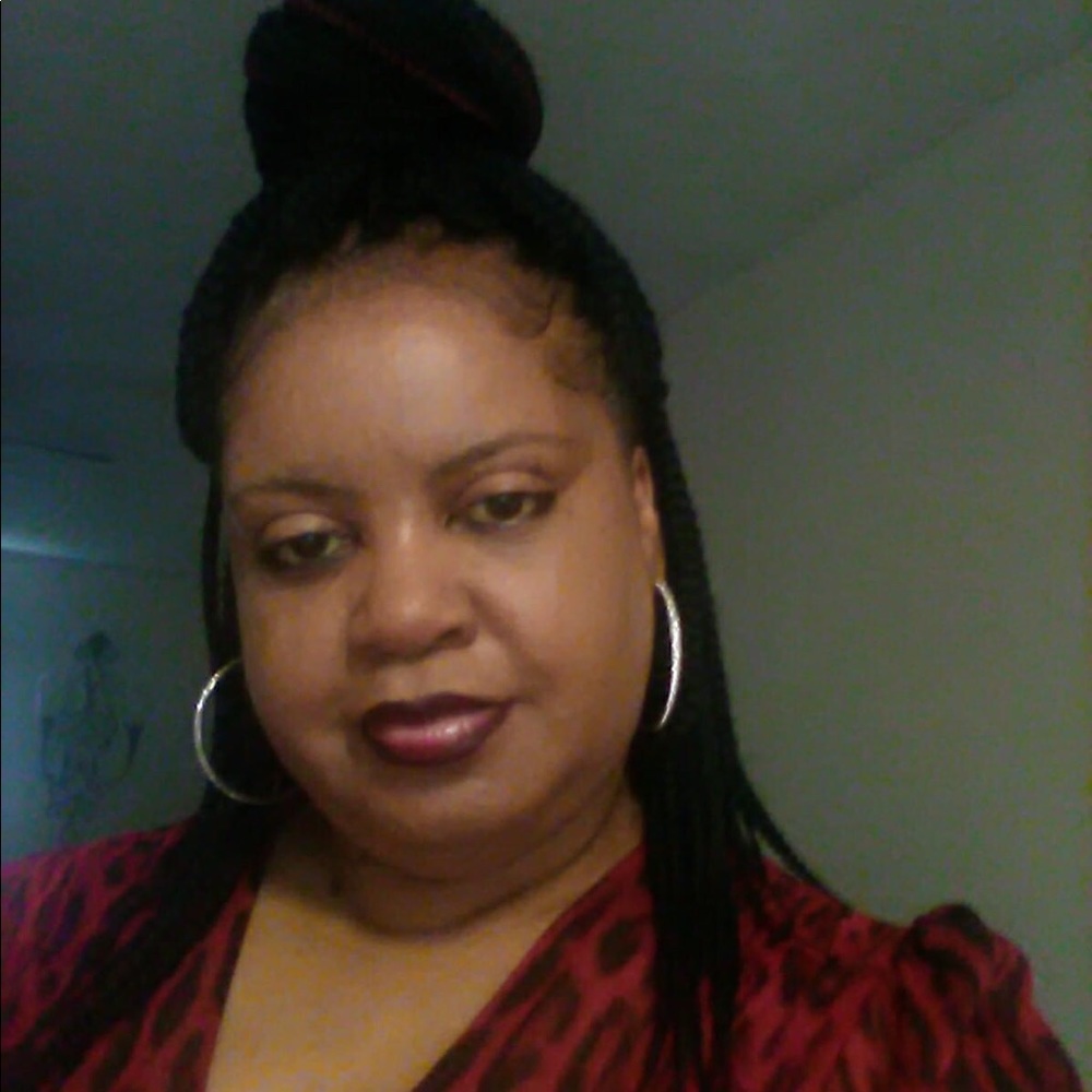 Meet your Posher, Lisa